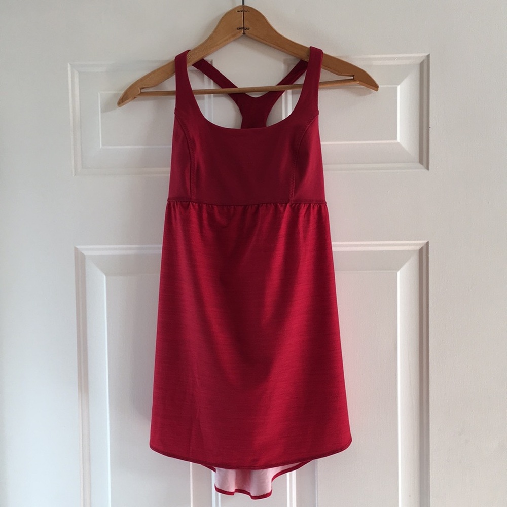 Lululemon dark red top. Great condition Size 6